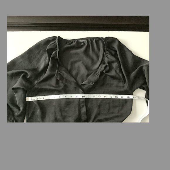 Talbots Petites - Classic  Black Blouse, 3/4 sleeve, Size 12P, 100% Polyester - Picture 8 of 13